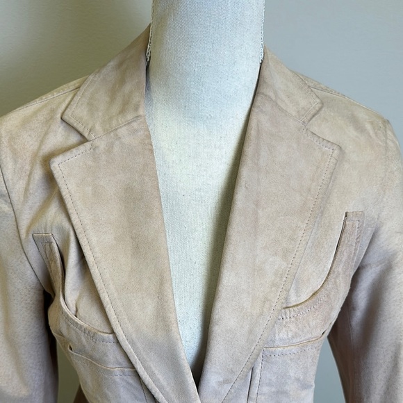 Women's Cream Blazer - Picture 4 of 10